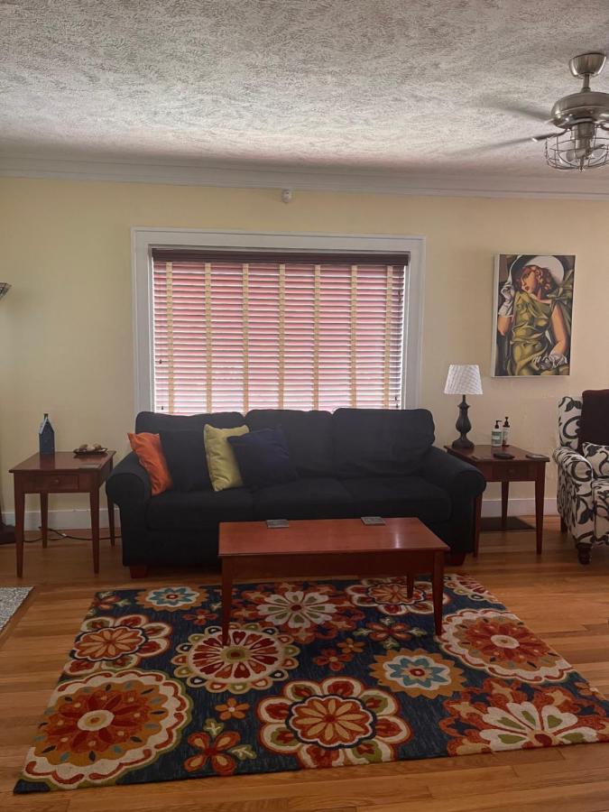 グランドラピッズ Cozy Cape Codヴィラ エクステリア 写真