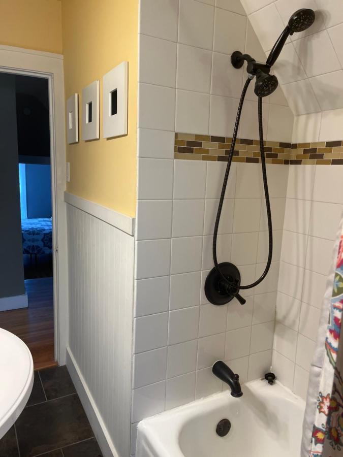 グランドラピッズ Cozy Cape Codヴィラ エクステリア 写真