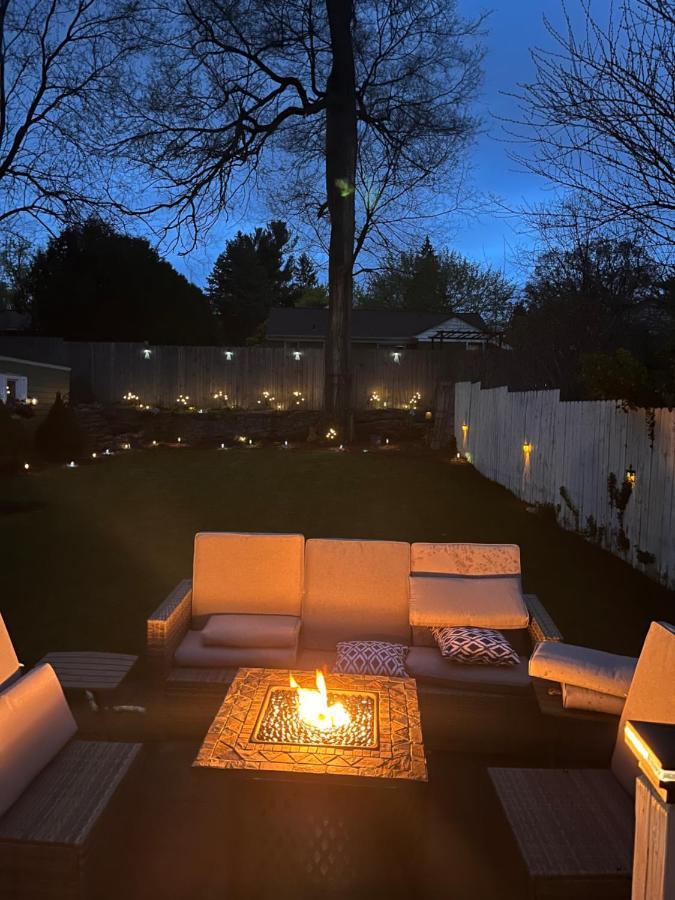 グランドラピッズ Cozy Cape Codヴィラ エクステリア 写真