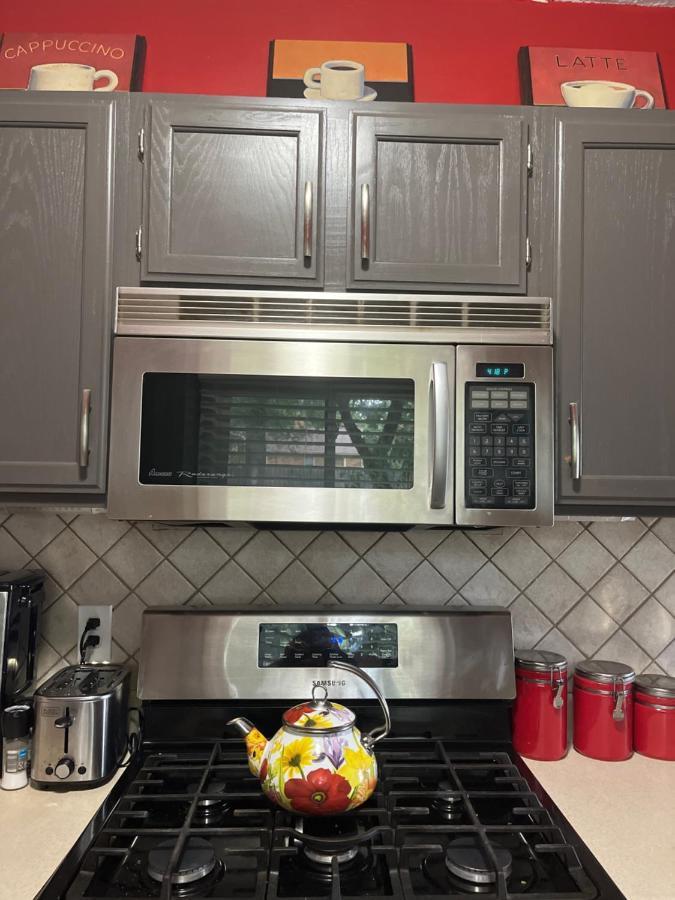 グランドラピッズ Cozy Cape Codヴィラ エクステリア 写真