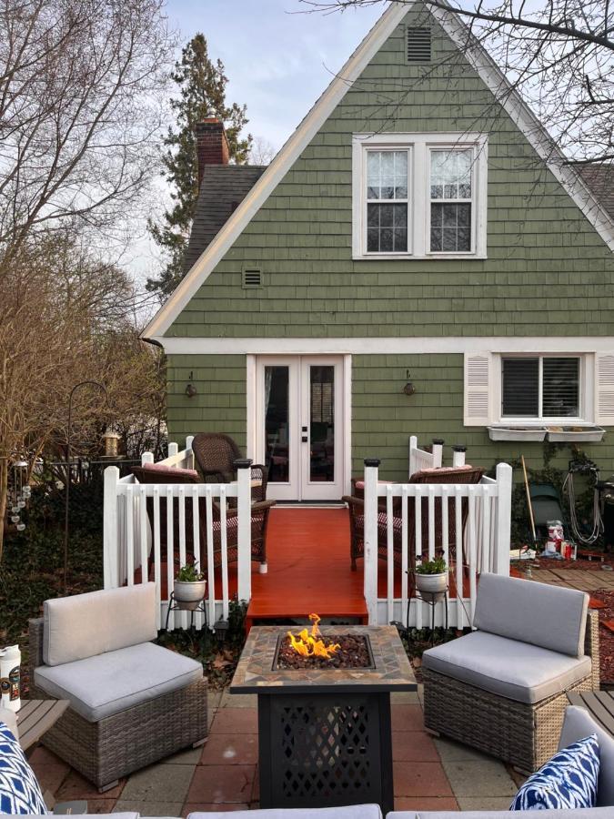 グランドラピッズ Cozy Cape Codヴィラ エクステリア 写真