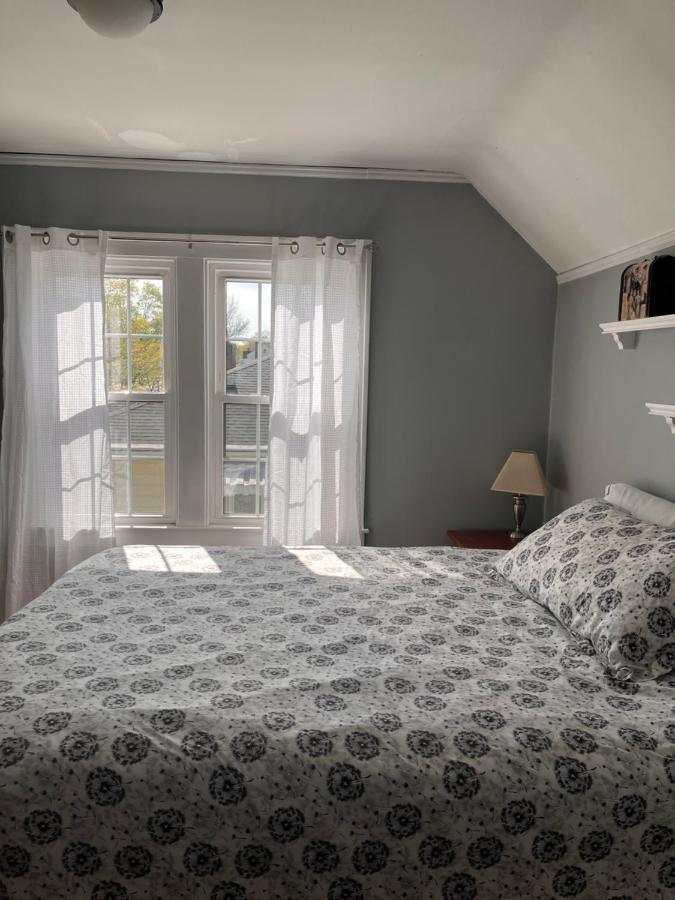 グランドラピッズ Cozy Cape Codヴィラ エクステリア 写真
