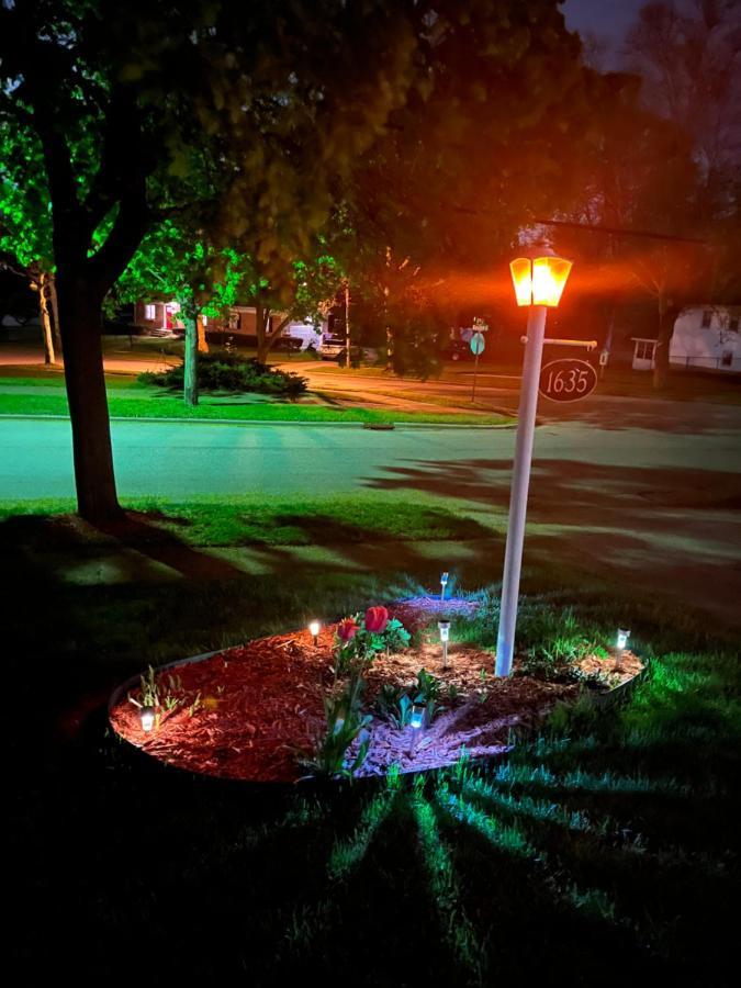 グランドラピッズ Cozy Cape Codヴィラ エクステリア 写真